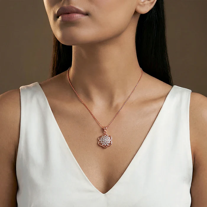 Dual Tone Eloria Silver Pendant With Link Chain - Image 3