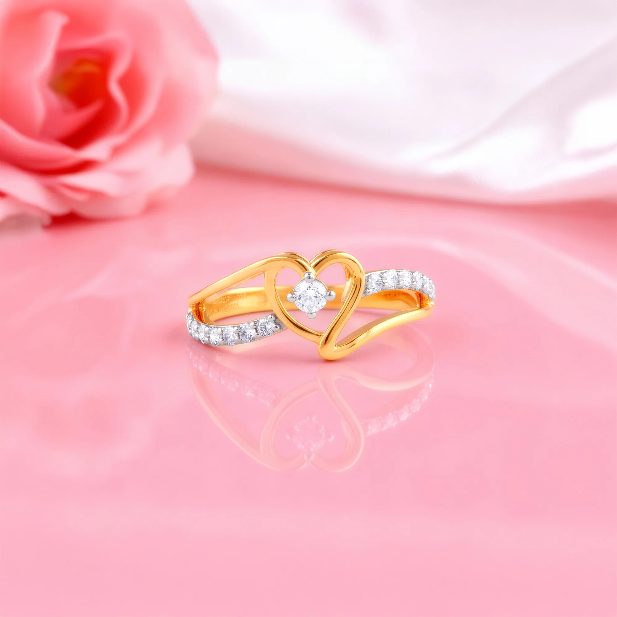Gold Amara Heart Lab Grown Diamond Ring - Image 2