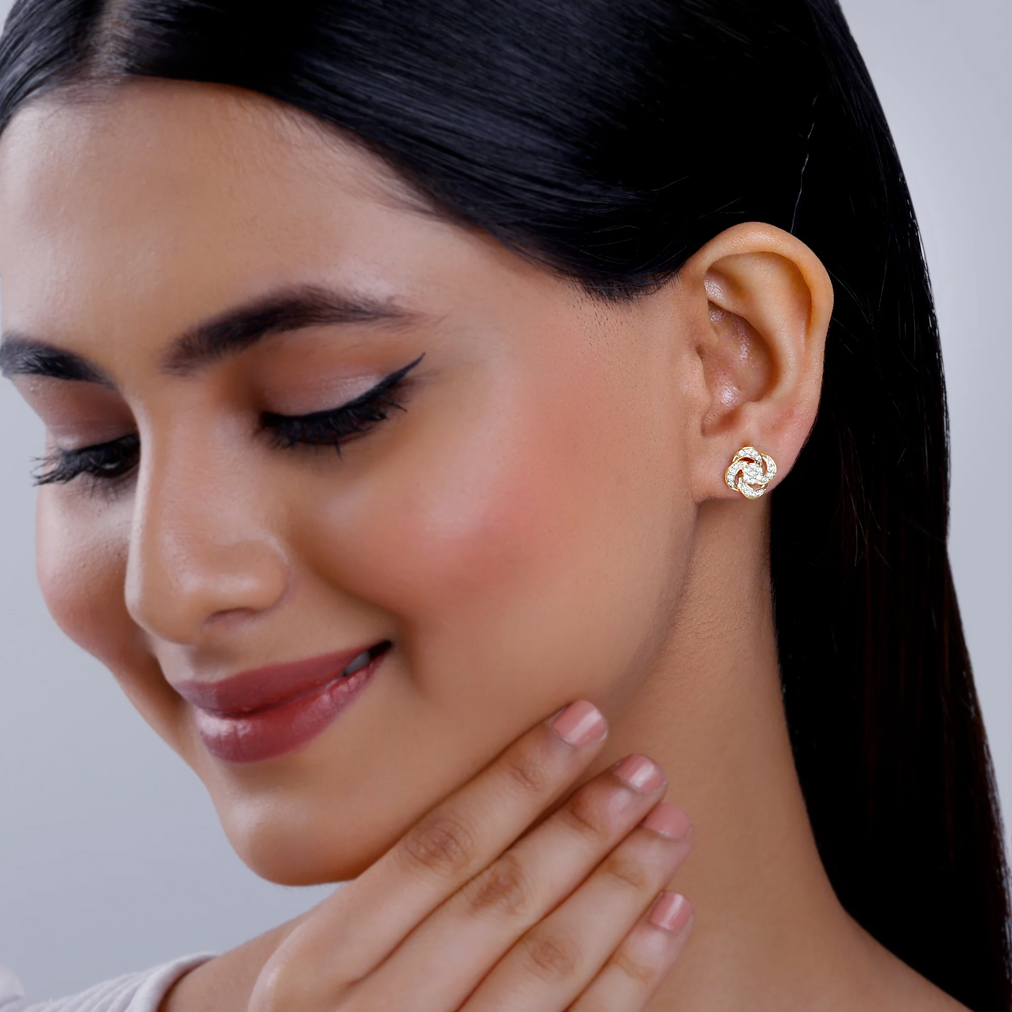 Gold Blume Diamond Earrings - Image 3
