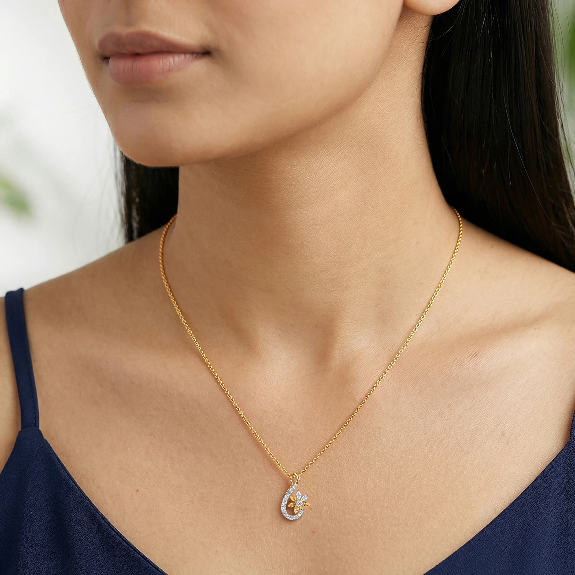 Gold Serein Spark Lab Grown Diamond Pendant - Image 3