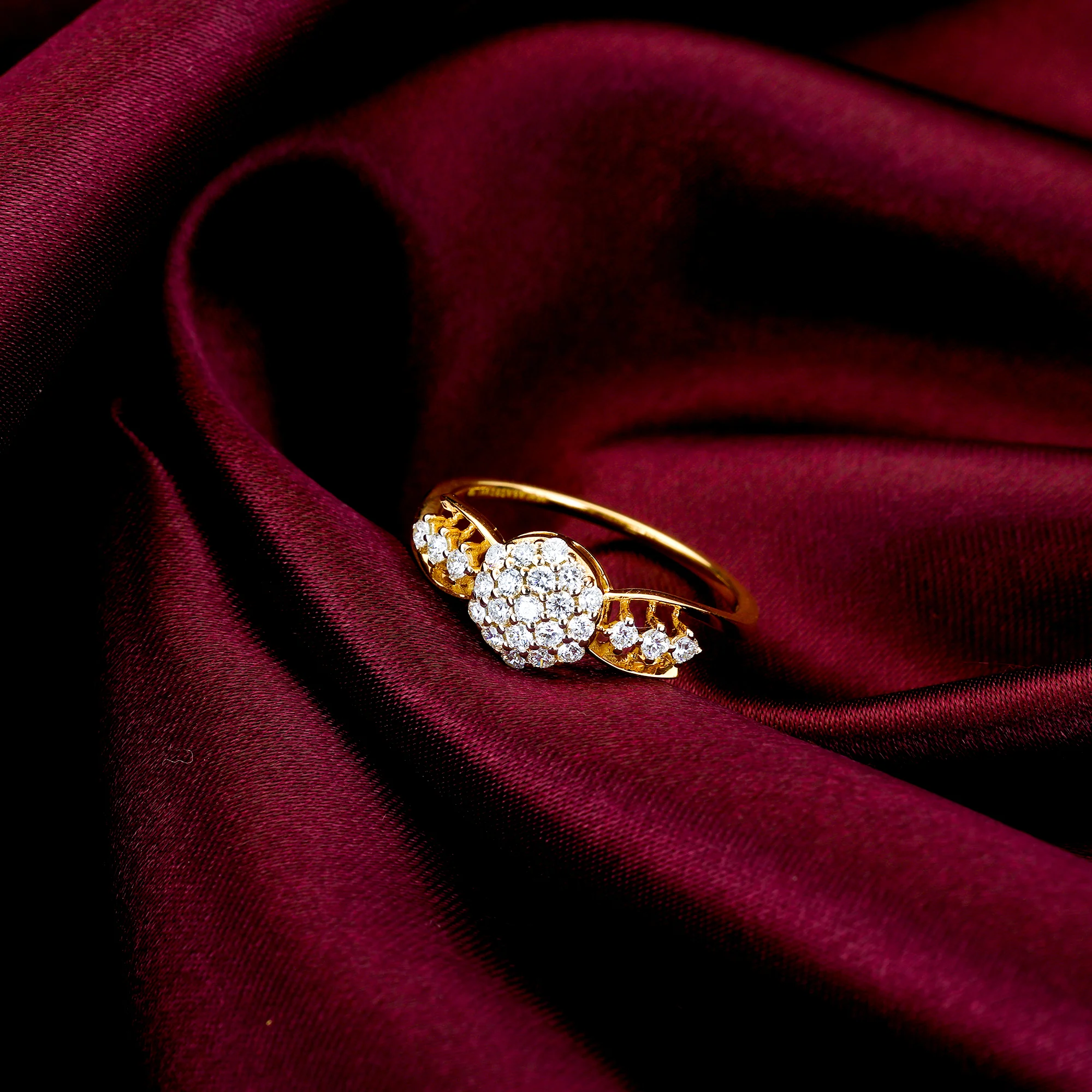Gold Shining Cluster Diamond Ring - Image 2