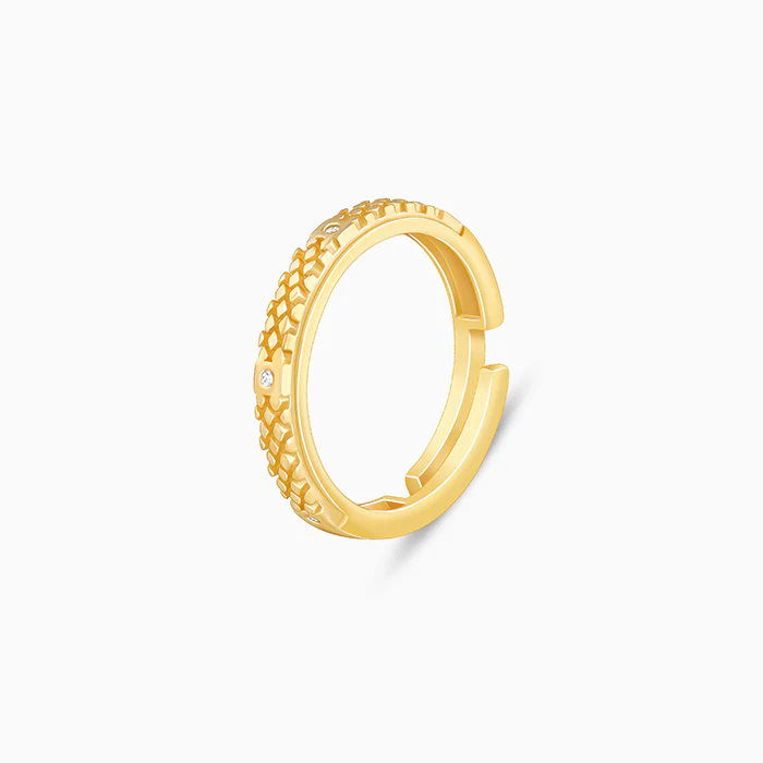 Golden Elegant Pattern Ring Band For Him - Image 4