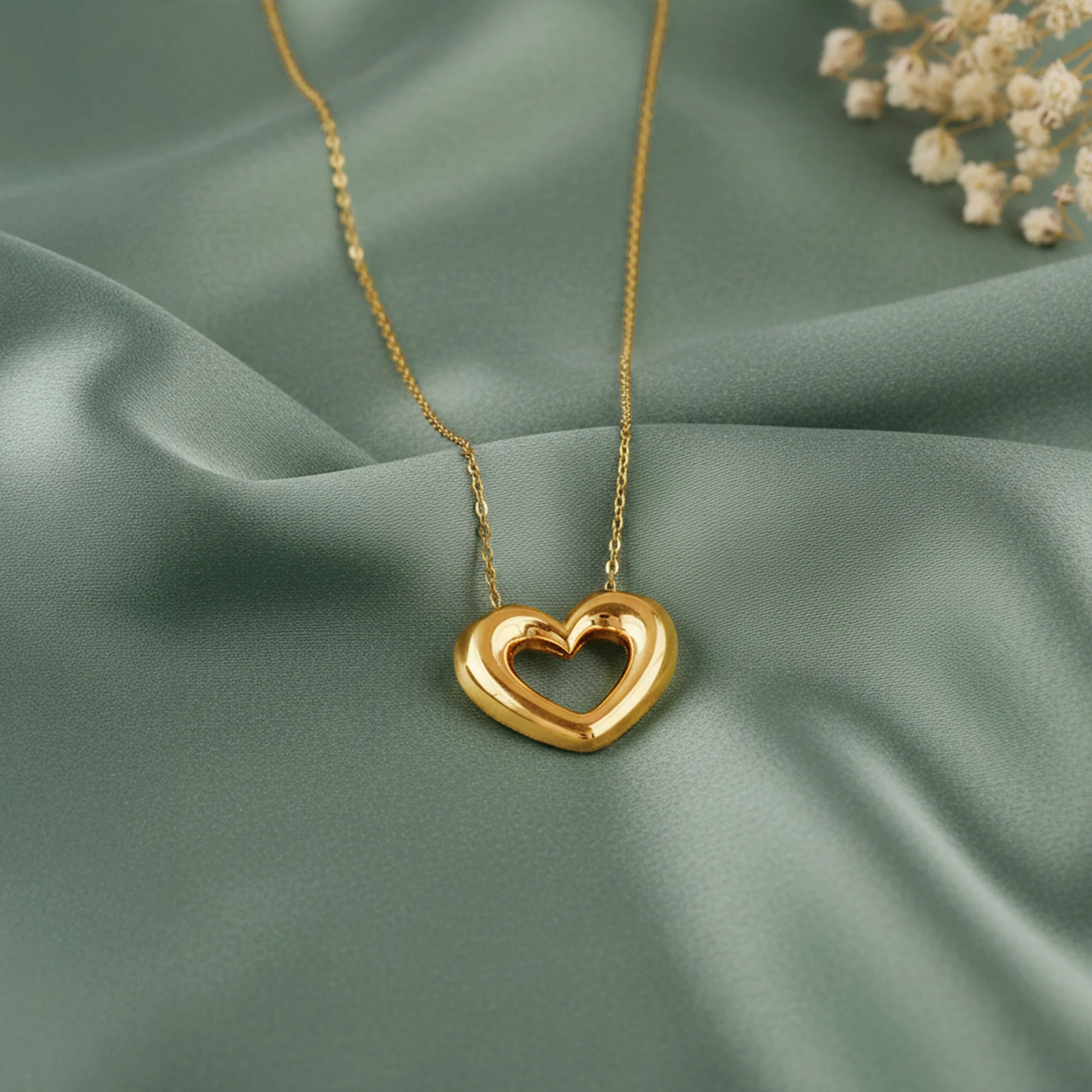 Golden Heart Pendant With Link Chain - Image 2
