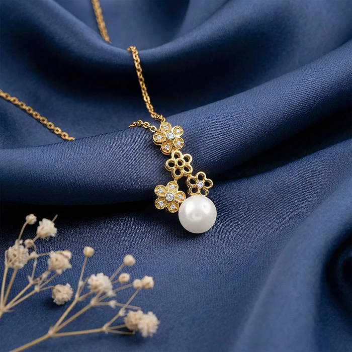 Golden Julia Pearl Pendant With Link Chain - Image 2