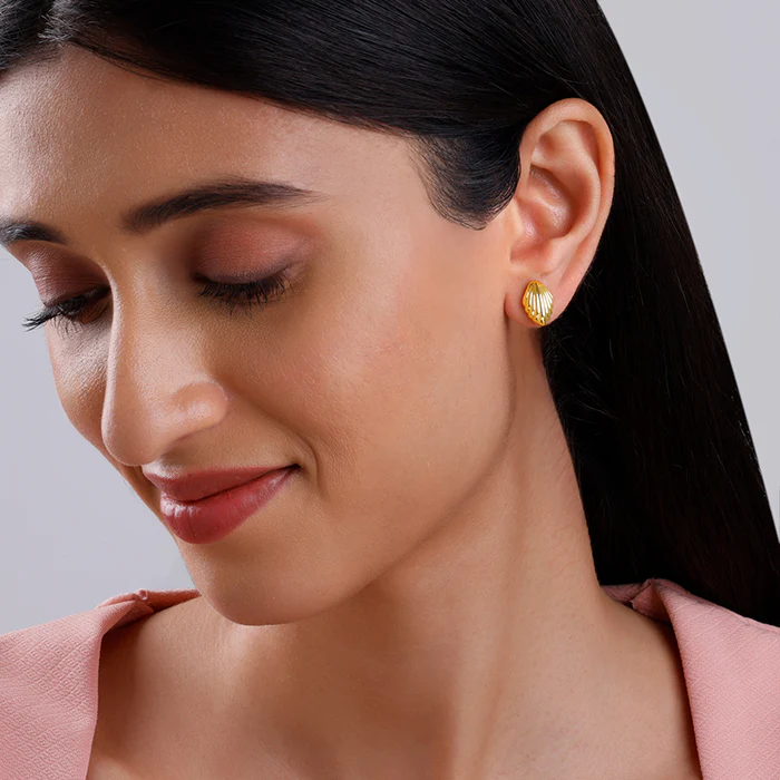Golden Shellé Earrings - Image 3