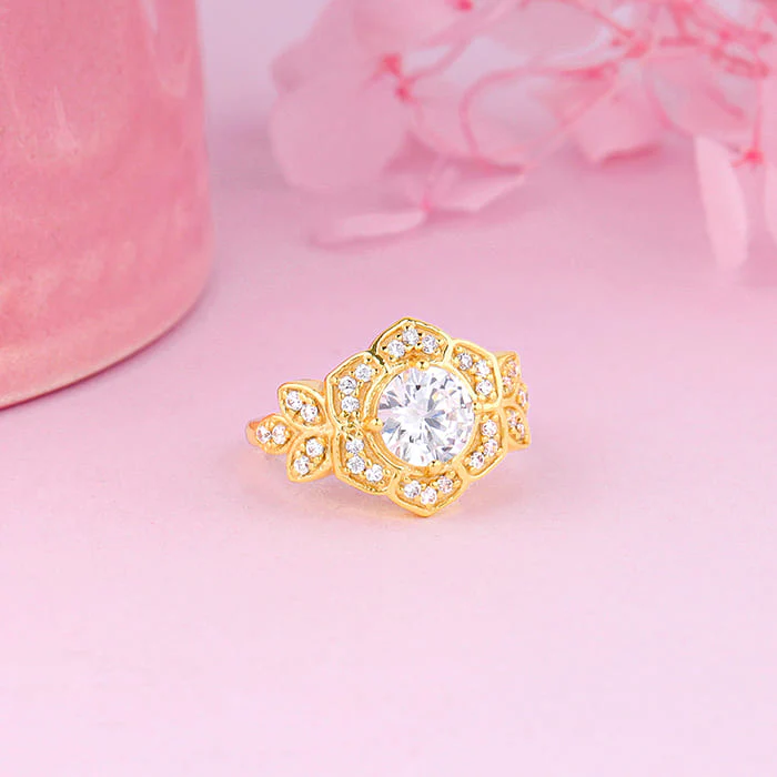 Golden Victorian Ring - Image 2
