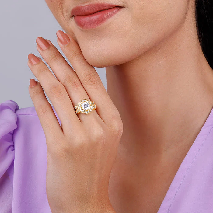 Golden Victorian Ring - Image 3