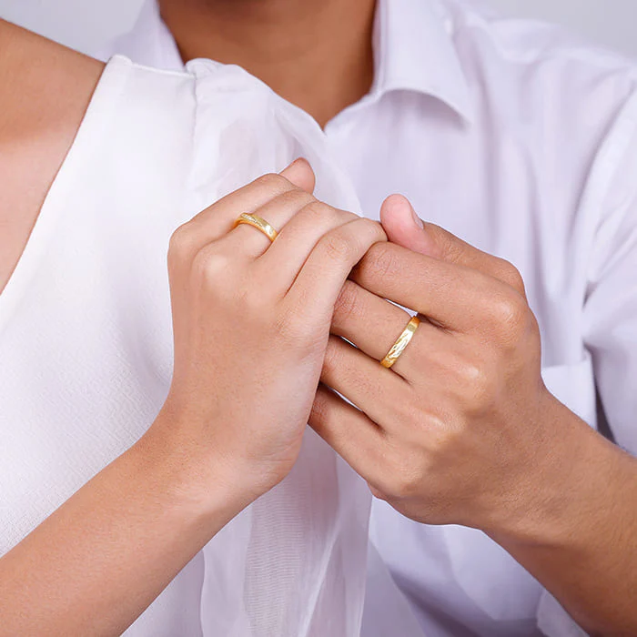 Golden Vintage Couple Bands - Image 3