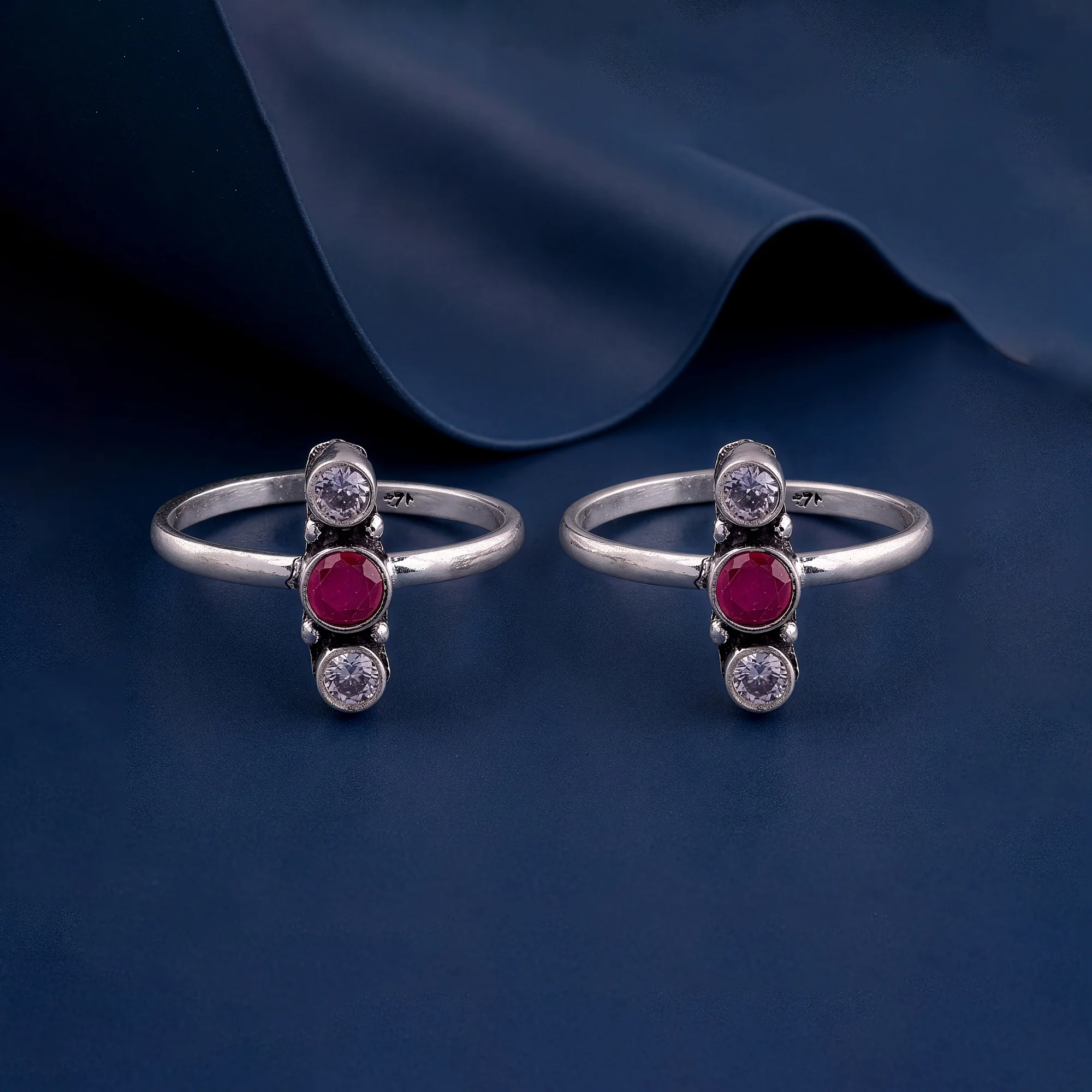 Oxidised Silver Gayathri Toe Rings - Image 2