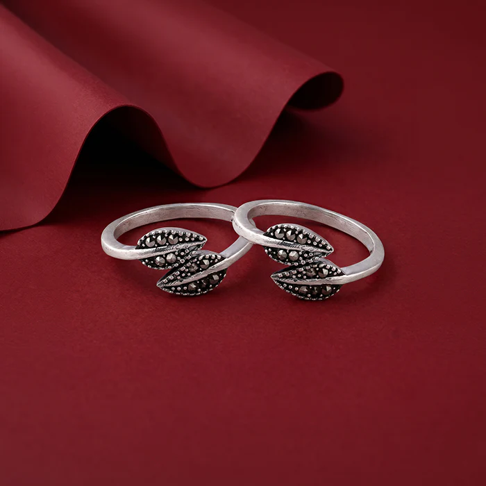 Oxidised Silver Vihanga Toe Rings - Image 2