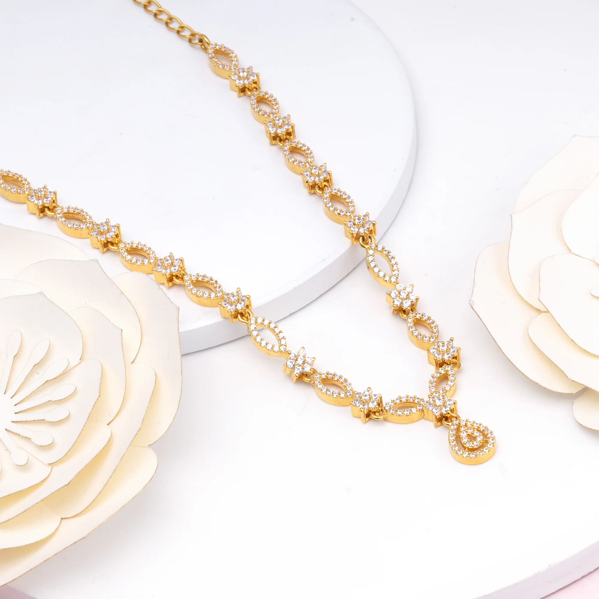 Golden Zircon Shine Elegant Necklace - Image 2
