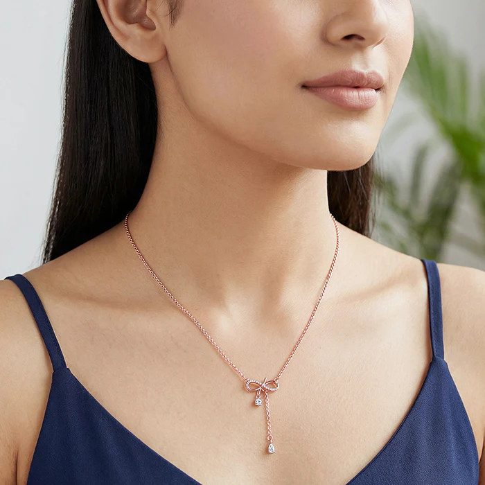 Rose Gold Bow Shine Necklace - Image 3