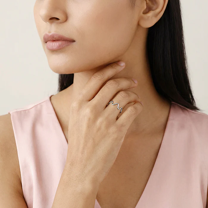 Silver Classic Wave Ring - Image 3