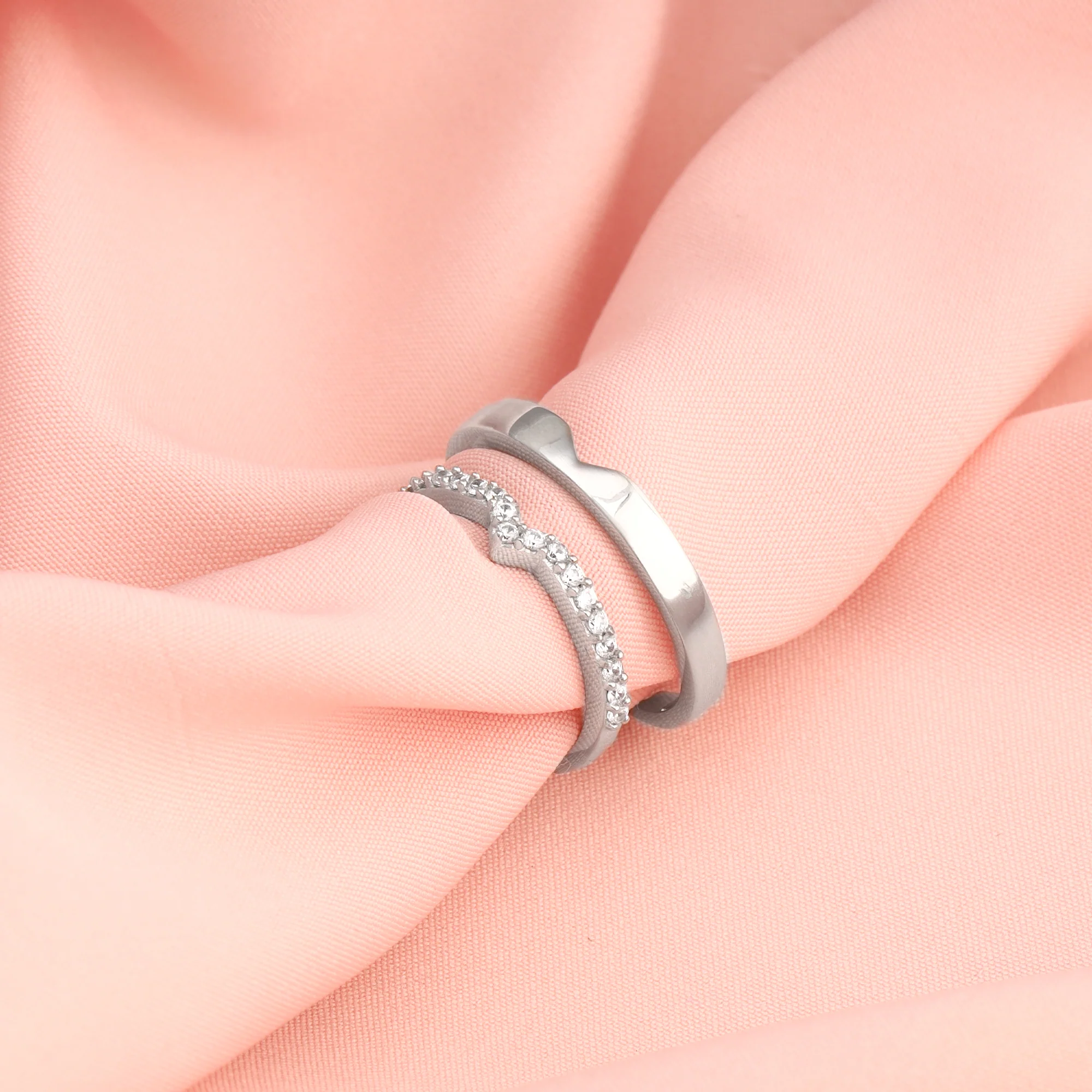 Silver Cupid Arrow Couple Bands - Image 2