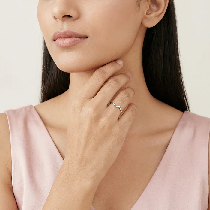 Silver Curvy Lines Ring - Image 3