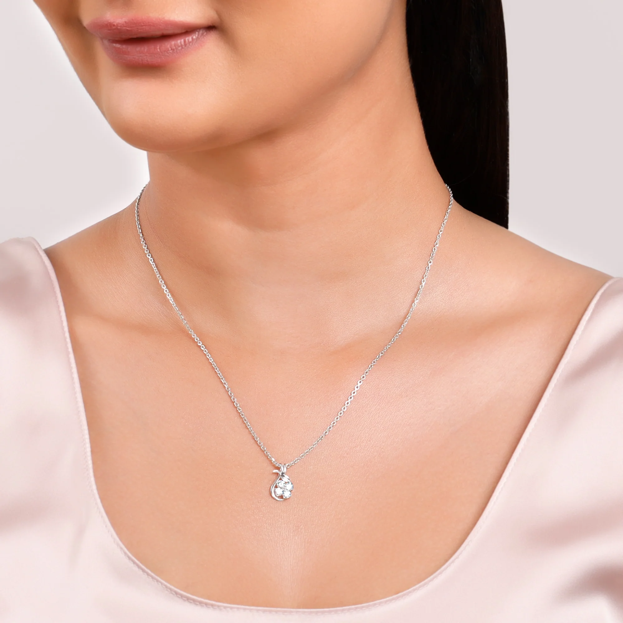 Silver Floral Hug Pendant With Link Chain - Image 3