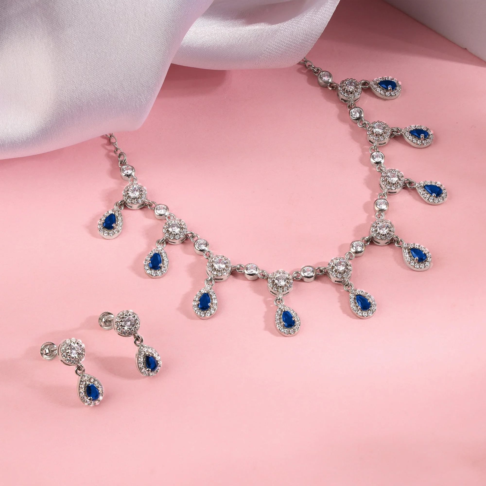 Silver Graceful Adornare Set - Image 2