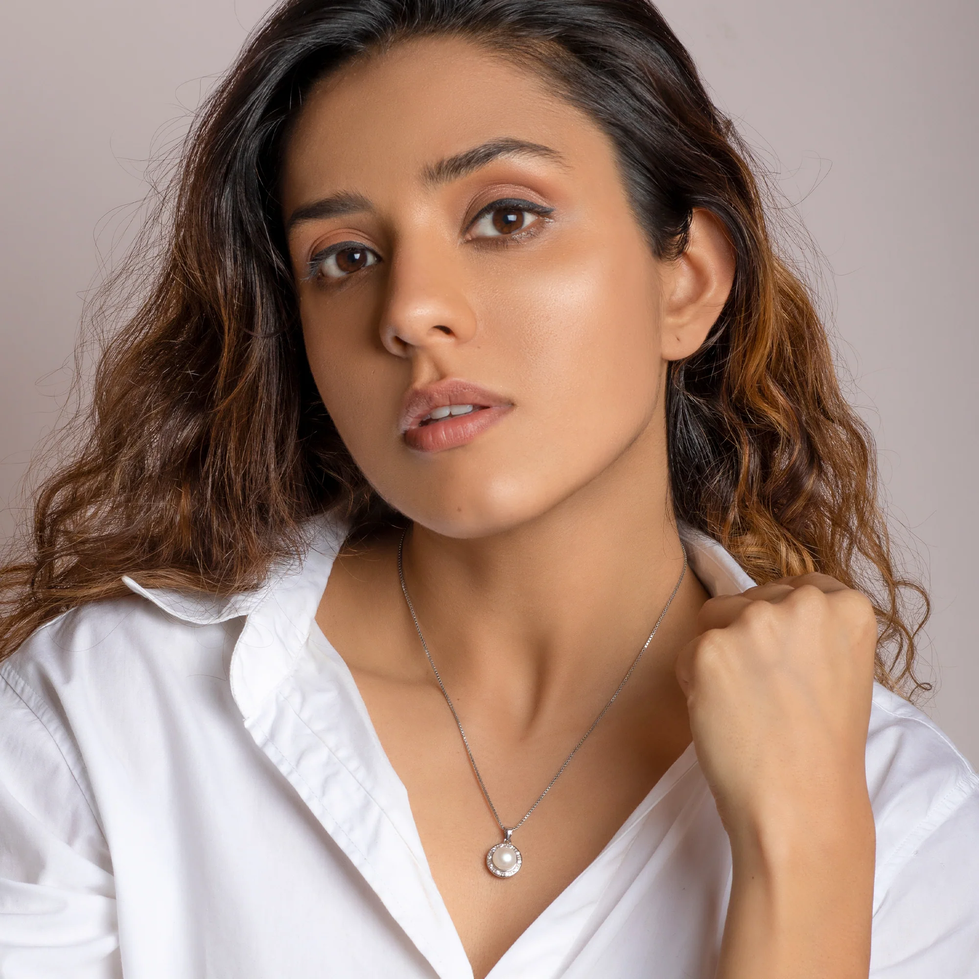 Silver Pearl Pendant with Link Chain - Image 3