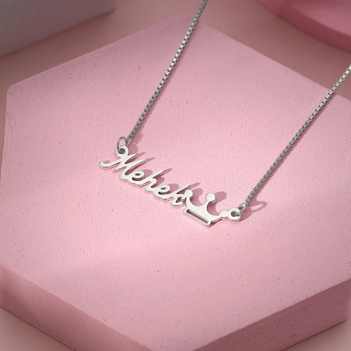 Silver Personalised Queen Necklace - Image 2