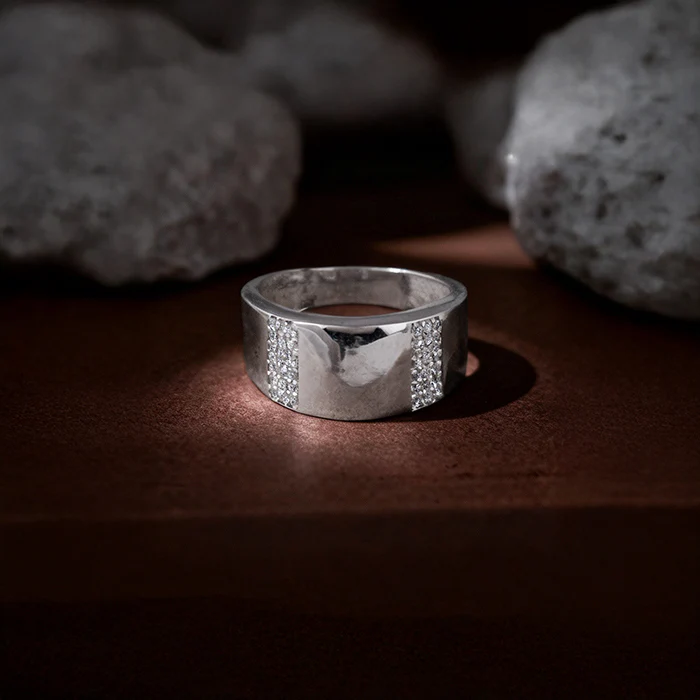 Silver Regal Crest Ring For Him - Image 2
