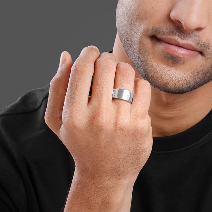 Silver Regal Crest Ring For Him - Image 3