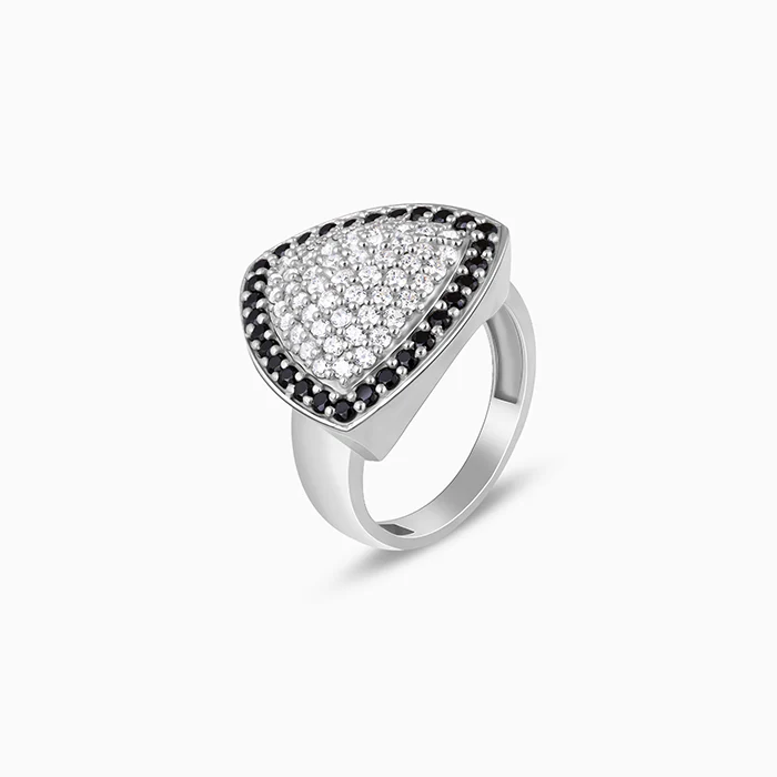 Silver Regal Triangular Ring - Image 4