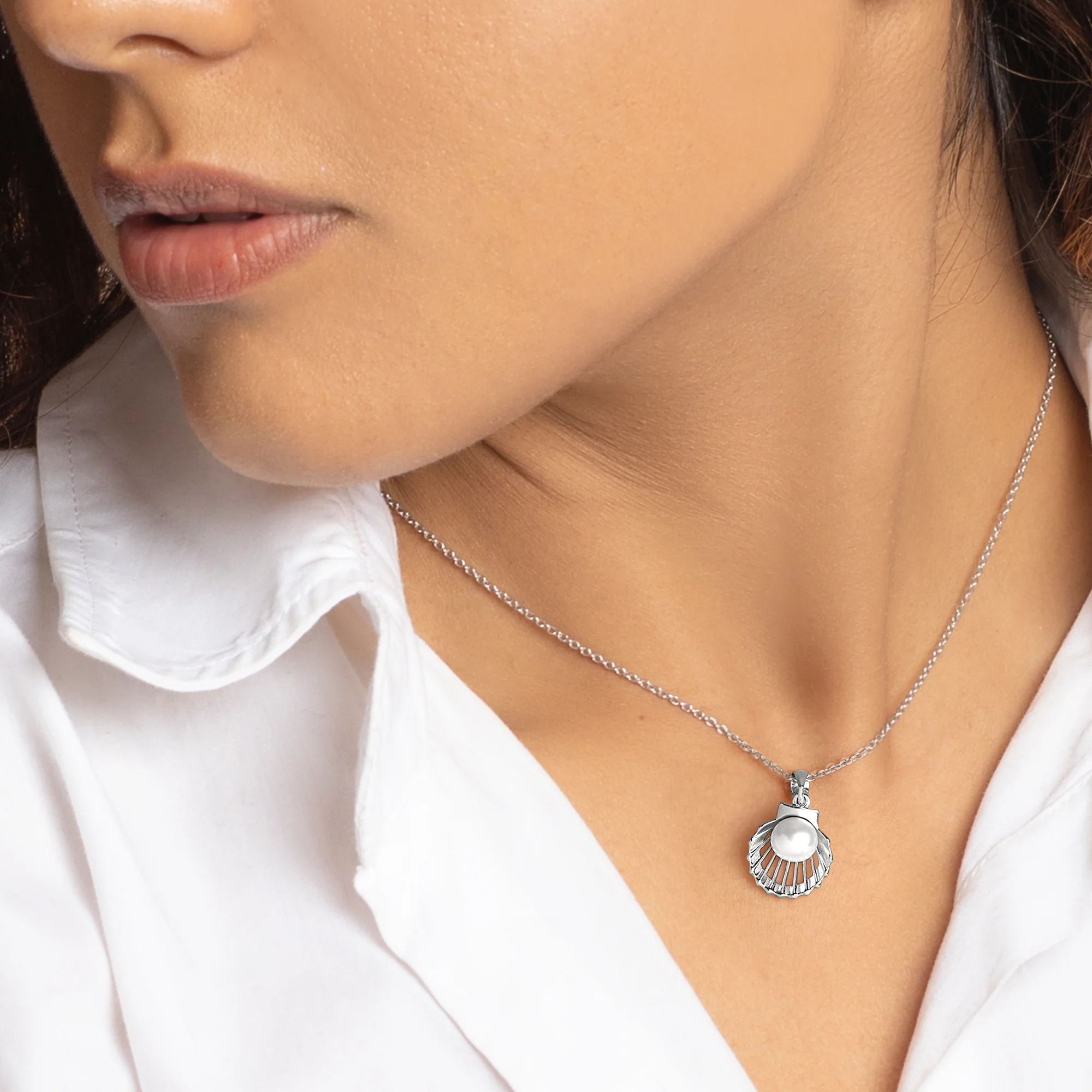 Silver Seashell Pearl Pendant with Link Chain - Image 3