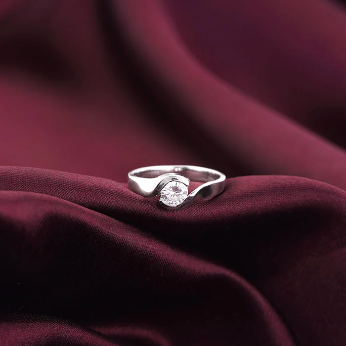 Silver Solitaire Twist Ring - Image 2