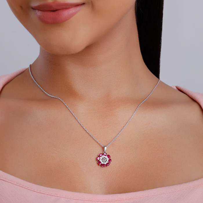 Silver Stunning Floret Pendant With Link Chain - Image 3