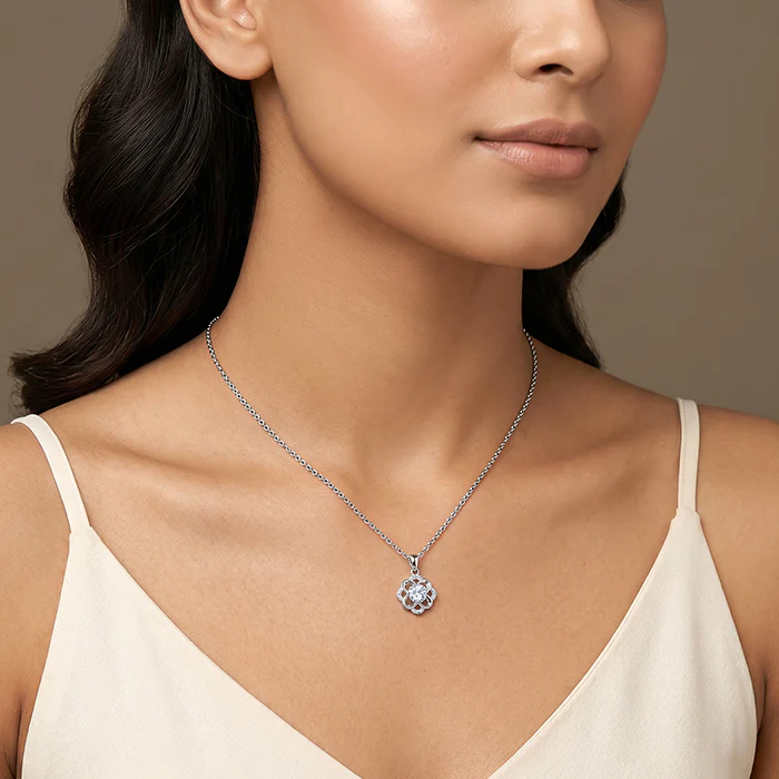 Silver Vibrant Clover Pendant With Link Chain - Image 3